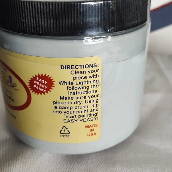 Dixie Belle Chalk Mineral Paint - Savannah Mist 16 oz - Picture 4 of 4